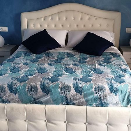 아그로폴리 A Un Passo Dal Mare B&B 외부 사진