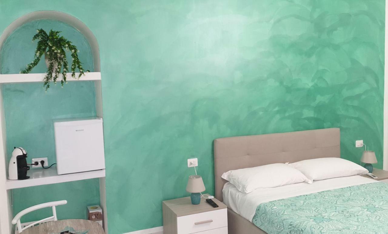 아그로폴리 A Un Passo Dal Mare B&B 외부 사진